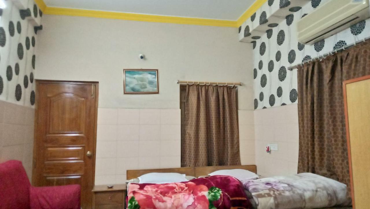 Hotel Surja Laxmi Raiganj Exterior foto